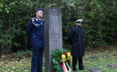 Kamerad Stefan Ohm (Links) und unser stellv. RK Kiel Vorsitzender Oliver Pataki, im Gedenken der gefallenen Soldaten aller Kriege zum Volkstrauertag 2021.
